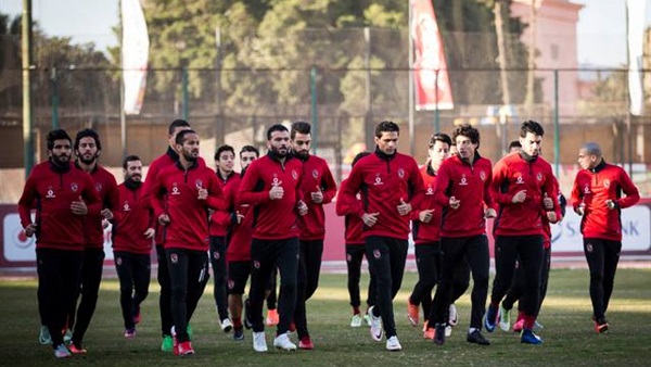 الأهلي يواصل تدريباته الأحد استعدادا للقمة الأهلي يواصل تدريباته الأحد استعدادا للقمة