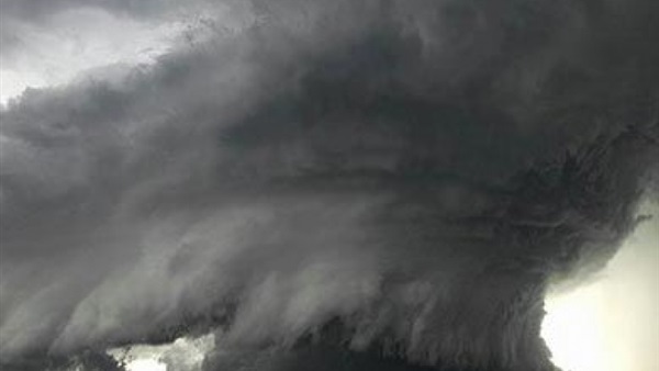 آلاف الفلبينيين يفرون مع اقتراب إعصار «نوك- تن»