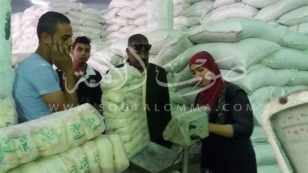ضبط 200 كيلو سكر مدعم بحوزة «أمين عهدة» ببورسعيد (صور) ضبط 200 كيلو سكر مدعم بحوزة «أمين عهدة» ببورسعيد (صور)