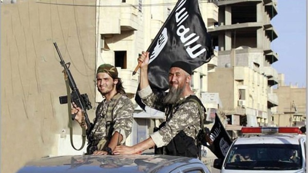 "داعش" يلجأ إلى الأطفال لتعويض خسائره البشرية "داعش" يلجأ إلى الأطفال لتعويض خسائره البشرية