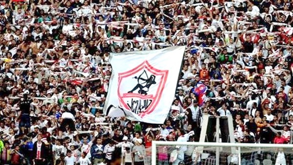 القمة 113: جماهير الزمالك تهاجم أحد المصورين بملعب بتروسبورت