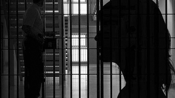 «أمهات ساقطات ».. يتفنن في تقديم بناتهن لراغبي الجنس الحرام «أمهات ساقطات ».. يتفنن في تقديم بناتهن لراغبي الجنس الحرام