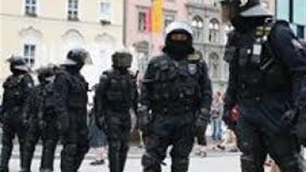 الشرطة التشيكية تقتل شخصا هدد بتفجير طائرة على متنها 160 راكبا الشرطة التشيكية تقتل شخصا هدد بتفجير طائرة على متنها 160 راكبا