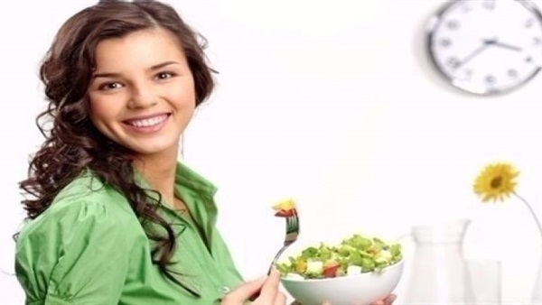 الأكل ببطء يساعد على خسارة الوزن