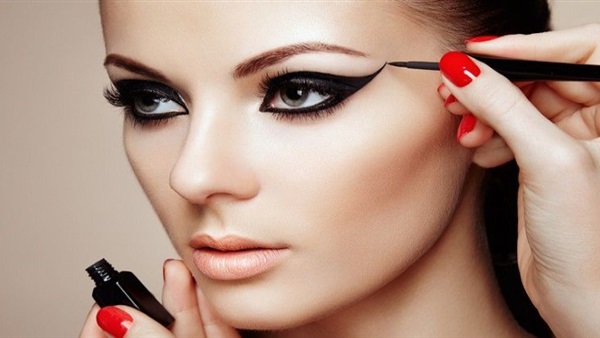 أخطاء تتسبب في نتائج عكسية للمكياج أخطاء تتسبب في نتائج عكسية للمكياج