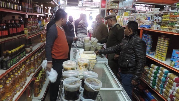 ضبط بقالي تموين لاستيلائهما على السلع المدعمة بالقليوبية ضبط بقالي تموين لاستيلائهما على السلع المدعمة بالقليوبية