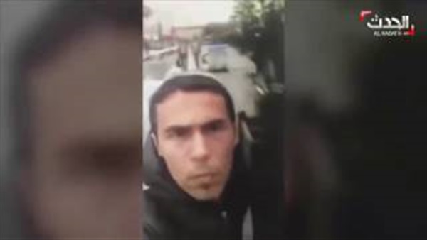 السلطات التركية تنشر أول فيديو لمنفذ «هجوم إسطنبول» ملتقطًا سيلفي السلطات التركية تنشر أول فيديو لمنفذ «هجوم إسطنبول» ملتقطًا سيلفي