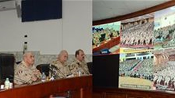 «صبحي» يلتقي المقاتلين بنطاق الجيوش الميدانية والمناطق العسكرية (صور) «صبحي» يلتقي المقاتلين بنطاق الجيوش الميدانية والمناطق العسكرية (صور)