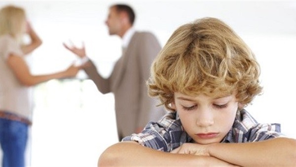 5 نصائح تساعدك طفلك على تجاوز قرار الطلاق