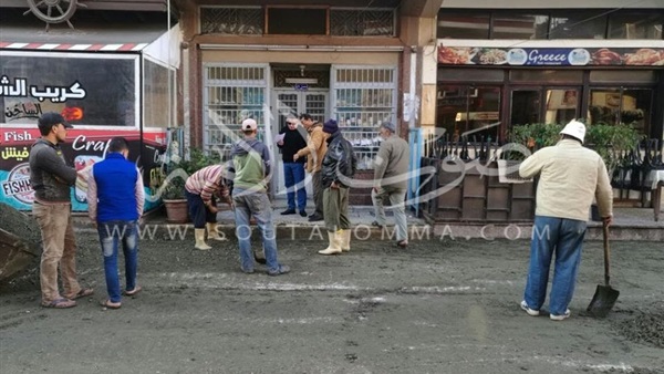 قوات الأمن تشن حملة مكبرة لرفع الإشغالات بأسواق دمياط قوات الأمن تشن حملة مكبرة لرفع الإشغالات بأسواق دمياط