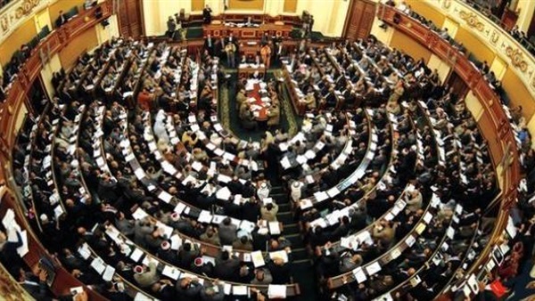 من «البلوفر» إلى «الدبوس».. نواب خالفوا لائحة البرلمان (تقرير) من «البلوفر» إلى «الدبوس».. نواب خالفوا لائحة البرلمان (تقرير)