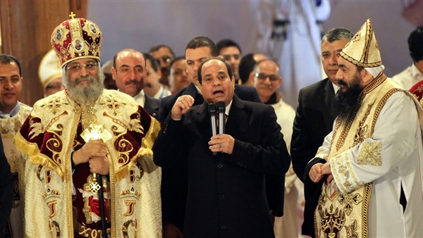 السيسي يوفد رئيس الديوان لتهنئة البابا تواضروس