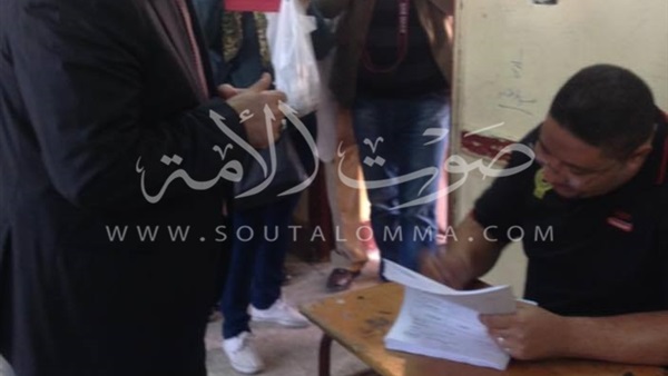 بالصور.. «أبو زيد» يدلي بصوته بمدرسة شبرا الفندقية بالصور.. «أبو زيد» يدلي بصوته بمدرسة شبرا الفندقية