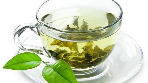 تعرفوا على الفوائد الصحية لتناول «الشاي الأخضر» 
