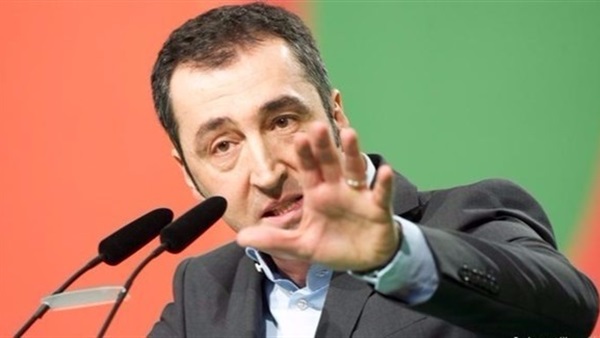 زعيم الخضر الألماني يرفض وضع حد أقصى لأعداد اللاجئين