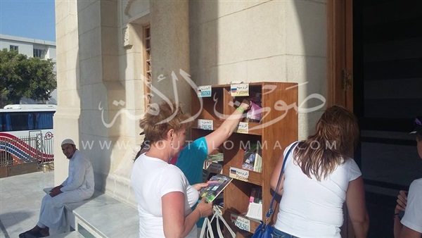 «مسجد الميناء».. قبلة الأجانب لإشهار إسلامهم (صور)