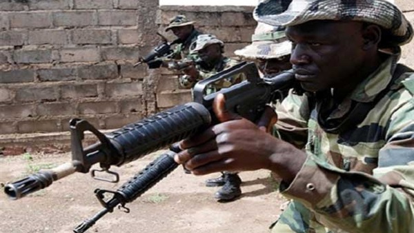 جيش مالي: منفذا هجوم الفندق كانا مسلحين بكلاشينكوف ومتفجرات