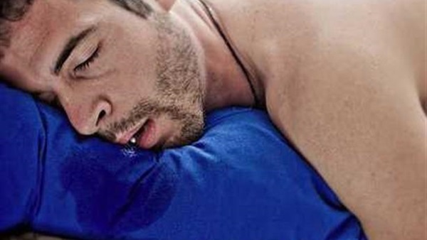 3 أسباب تؤدي إلى سيل لعابك أثناء النوم.. تعرف عليها