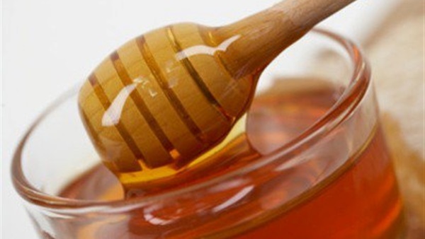 5 فوائد صحية لتناول «العسل الأبيض»