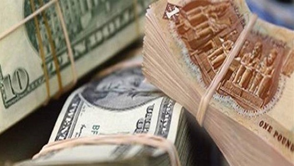 الدولار يواصل تراجعه مسجلًا أدنى مستوياته خلال شهر