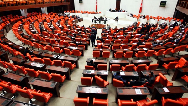 البرلمان التركي يوافق مبدئيا على تعديل دستوري خاص بنواب الرئيس