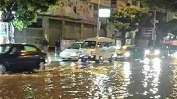 الأمطار تغرق شوارع القليوبية.. وشلل مروري بالطريق الزراعي الأمطار تغرق شوارع القليوبية.. وشلل مروري بالطريق الزراعي