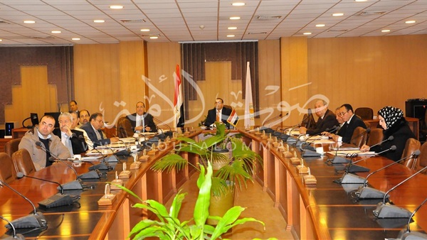رئيس جامعة المنصورة يناقش تطوير خطة البحث العلمي رئيس جامعة المنصورة يناقش تطوير خطة البحث العلمي
