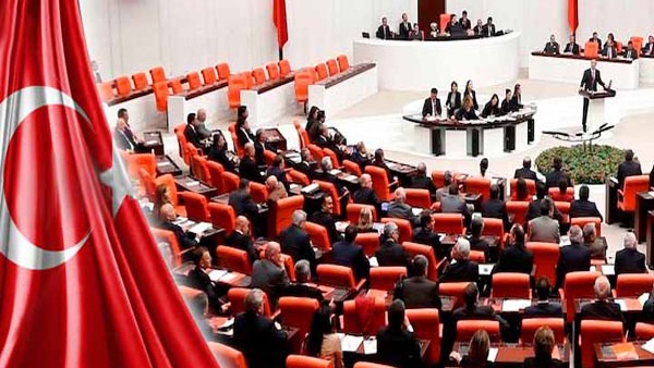 البرلمان التركي يوافق على مادتين من التعديل الدستوري البرلمان التركي يوافق على مادتين من التعديل الدستوري