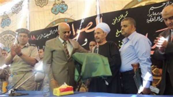 الصلح النهائي بين «أولاد زيد» و«الخلايلة» في سوهاج الصلح النهائي بين «أولاد زيد» و«الخلايلة» في سوهاج