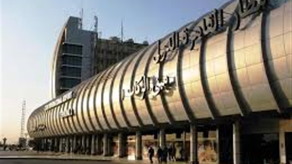 مطار القاهرة يستقبل أكثر من 5 ألاف سائح خلال الـ 24 ساعة الماضية مطار القاهرة يستقبل أكثر من 5 ألاف سائح خلال الـ 24 ساعة الماضية