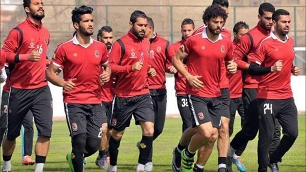 لاعبو الأهلي يستعدون للسوبر بالتدريب على «الرمال»