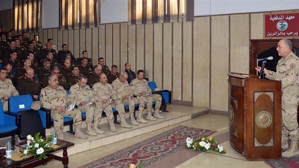 رئيس الأركان يتفقد المنشآت التعليمية بالقوات المسلحة.. ويلتقي بالدارسين