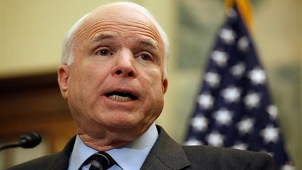 في مؤشر لعسكرة السياسة الأمريكية.. «ماكين» يدعو لزيادة ميزانية الدفاع