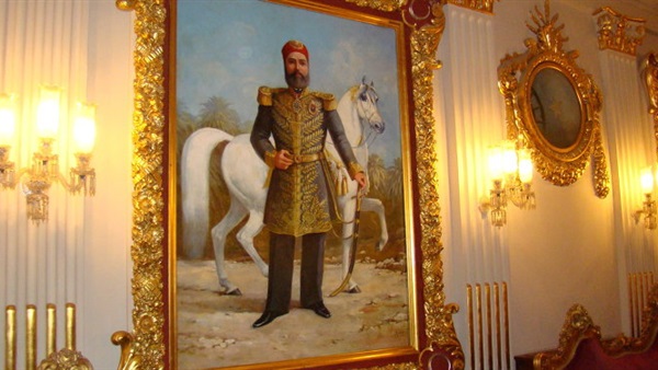 قرينة رئيس لاتفيا السابق تزور متحف قصر محمد علي بالمنيل
