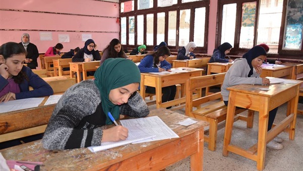 18697 طالب يؤدون امتحانات الإعدادية في الإسماعيلية