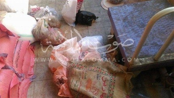 ضبط مواد غذائية متعفنة في مطعم سوري بالإسماعيلية
