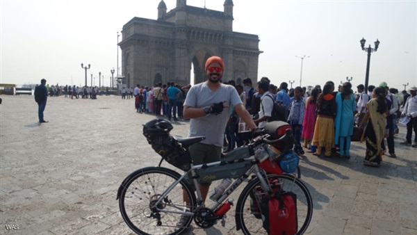سعودي يجوب بدراجته 8 دول في 80 يوما سعودي يجوب بدراجته 8 دول في 80 يوما