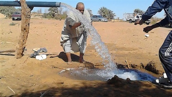 بدء تطوير 40 بئرا زراعيا بتكلفة 11.6 مليون جنيه بالداخلة بدء تطوير 40 بئرا زراعيا بتكلفة 11.6 مليون جنيه بالداخلة