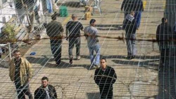 الاحتلال الإسرائيلي يصدر 22 أمر اعتقال إداري بحق أسرى