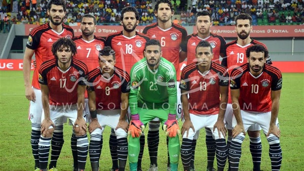 لفك النحس.. المنتخب يذبح عجلا ويوزعه على فقراء الجابون لفك النحس.. المنتخب يذبح عجلا ويوزعه على فقراء الجابون