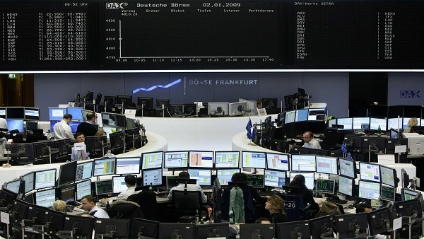 الأسهم الأوروبية تمحو مكاسبها وتغلق على انخفاض هامشي الأسهم الأوروبية تمحو مكاسبها وتغلق على انخفاض هامشي