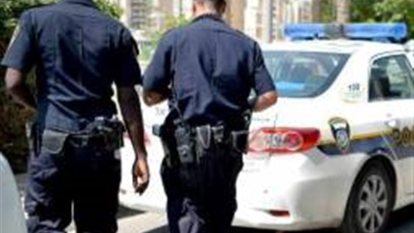 شجار عنيف بين رجلين ينتهي بمصالحة غير متوقعة شجار عنيف بين رجلين ينتهي بمصالحة غير متوقعة