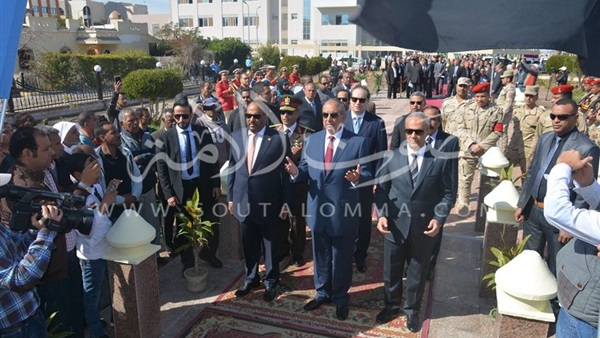 «انطلاق موكب الزهور» في احتفالات العيد القمي بالبحر الأحمر