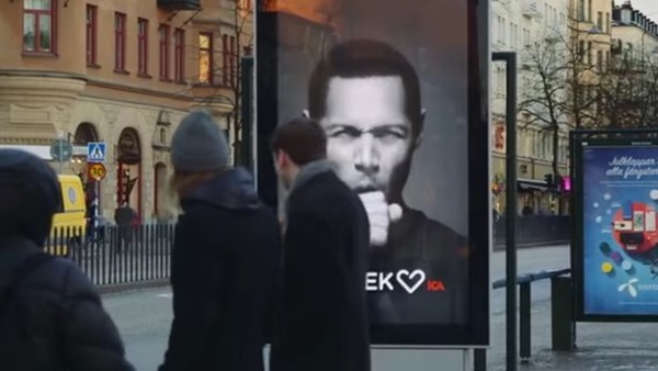 لوحة إعلانية تسعل كلما دخن أحد بجوارها