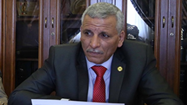 برلماني لرئيس «تليمصر»: «العمال ولادك افتح المصنع وشغلهم»