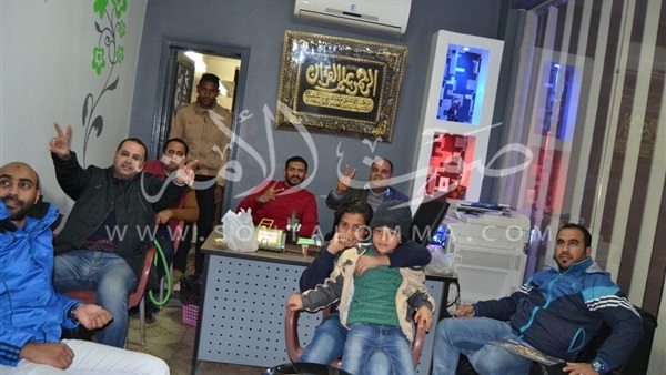 أهالي السويس يتابعون مباراة مصر وغانا بمراكز الشباب والمقاهي (صور)