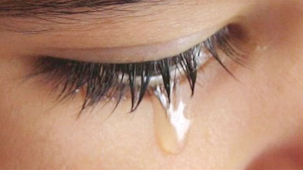 5 فوائد للبكاء (إنفوجراف)
