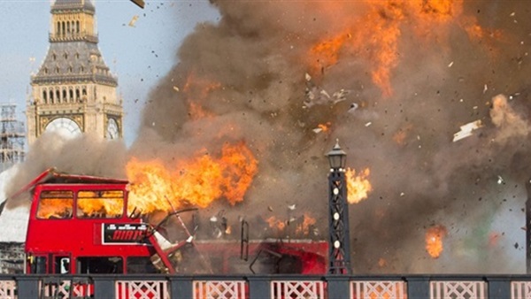 انفجار حافلة فيلم «جاكي شان» في قلب لندن تثير فزع المارين