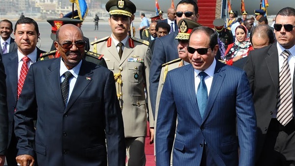 السيسي يلتقي نظيره السوداني على هامش اجتماعات القمة الإفريقية السيسي يلتقي نظيره السوداني على هامش اجتماعات القمة الإفريقية