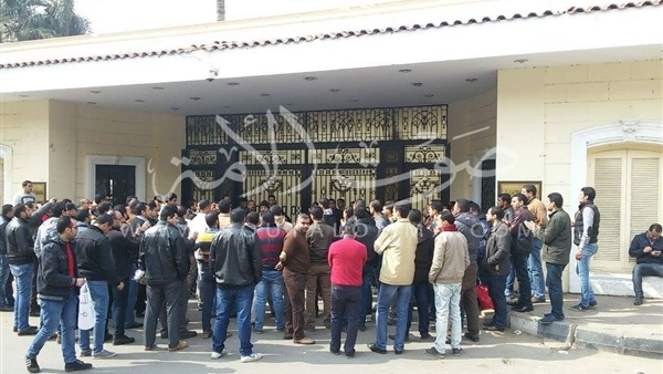 وقفة احتجاجية للمعلمين المغتربين أمام «التعليم» (صور) وقفة احتجاجية للمعلمين المغتربين أمام «التعليم» (صور)